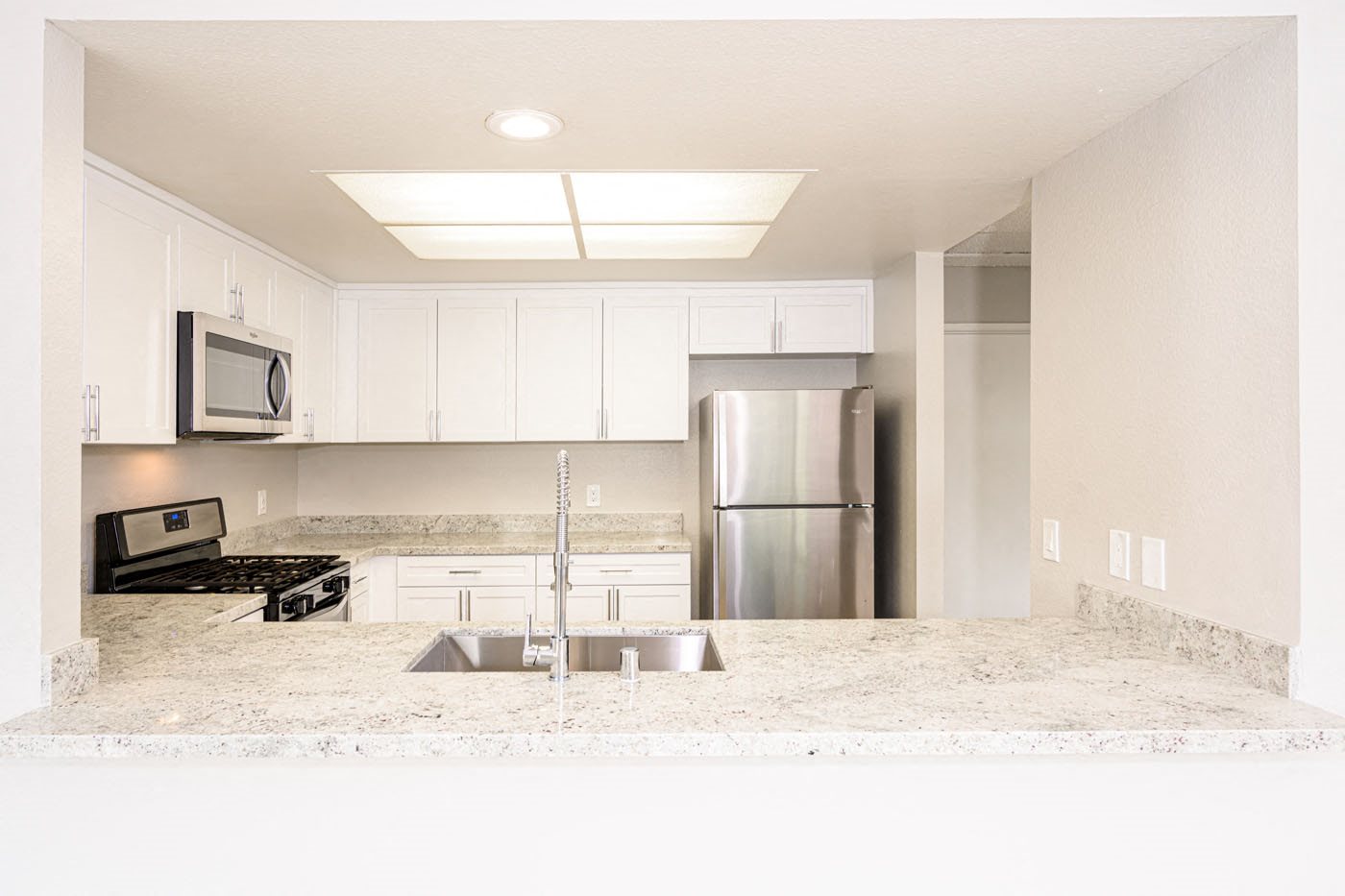 Apartments in Fountain Valley, CA The Galleria Leasing Now!